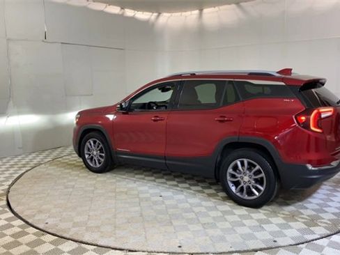 Used 2023 GMC Terrain SLT image 6