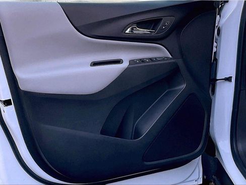 Used 2024 Chevrolet Equinox LS w/ LS Convenience Package FWD image 22