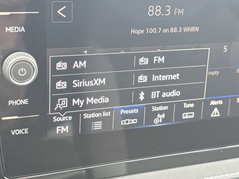New 2026 Volkswagen Taos SE FWD image 13