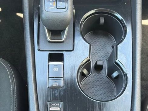 Used 2024 Nissan Rogue S FWD image 27