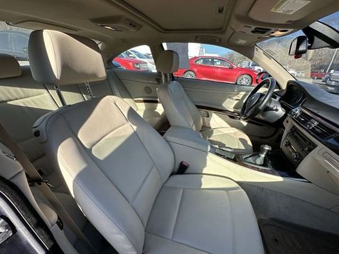 Used 2011 BMW 335i Coupe image 26