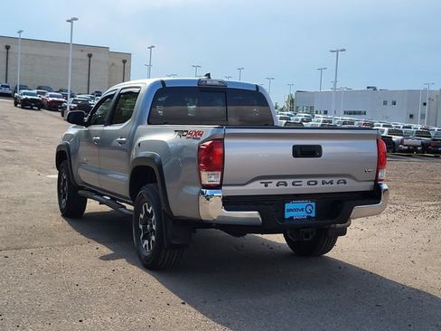 Used 2017 Toyota Tacoma TRD Off-Road w/ Tow Package (A/T) AWD/4WD image 29