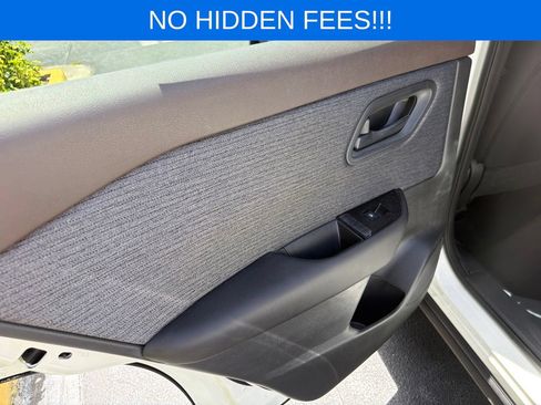 Used 2023 Nissan Rogue S FWD image 34