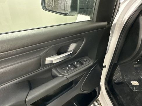 New 2026 RAM 1500 Express AWD/4WD image 17