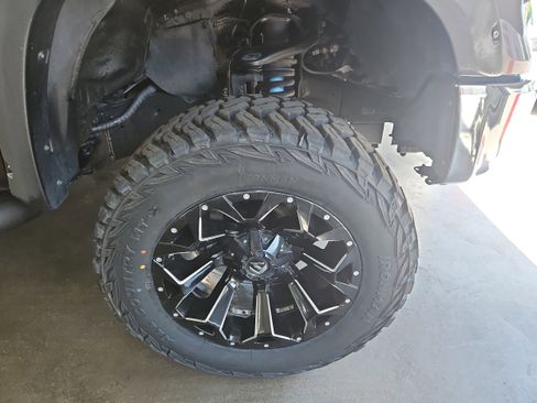 Used 2015 Toyota Tundra SR5 w/ TRD Off Road Package AWD/4WD image 20