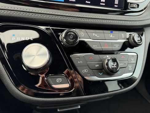 New 2026 Chrysler Pacifica Select image 20