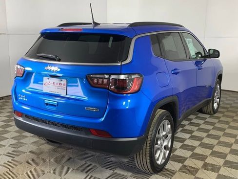 Used 2024 Jeep Compass Latitude AWD/4WD image 4