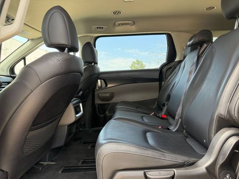 Used 2026 Kia Carnival FWD image 28