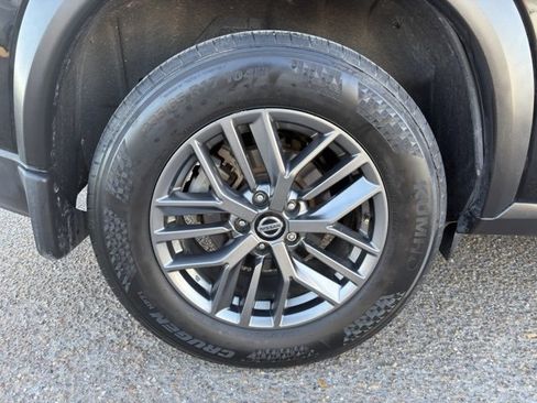 Certified 2021 Nissan Rogue S image 18