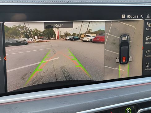 Used 2022 BMW X7 M50i w/ Luxury Seating Package image 17