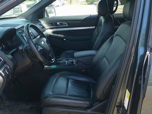 Used 2016 Ford Explorer XLT w/ Equipment Group 202A AWD/4WD image 5