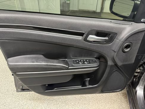 Used 2018 Chrysler 300 S w/ Safetytec Plus Group image 20