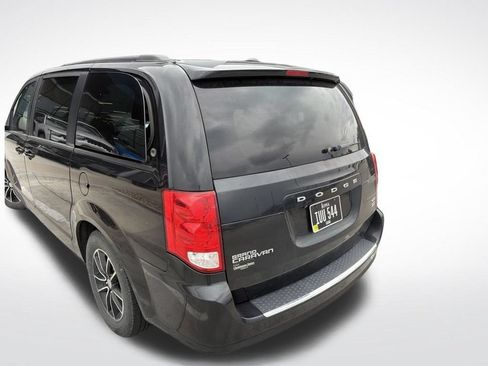 Used 2019 Dodge Grand Caravan GT FWD image 2