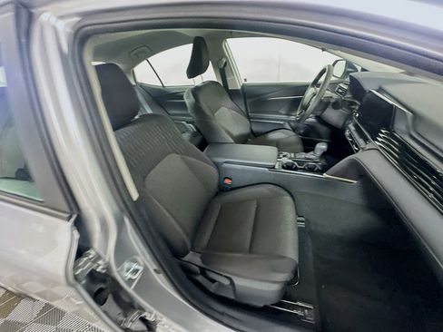 Used 2025 Toyota Camry LE image 31