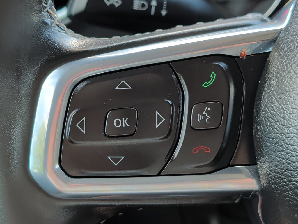 Used 2022 Jeep Wrangler Unlimited Sahara w/ Cold Weather Group AWD/4WD image 12