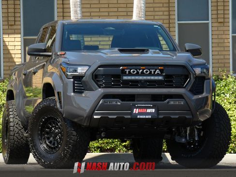 Used 2026 Toyota Tacoma TRD Sport RWD image 3