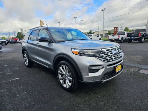 Certified 2022 Ford Explorer Platinum w/ Equipment Group 601A AWD/4WD image 4