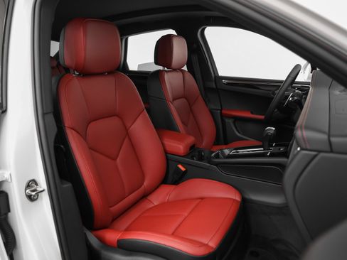 Certified 2026 Porsche Macan AWD/4WD image 20