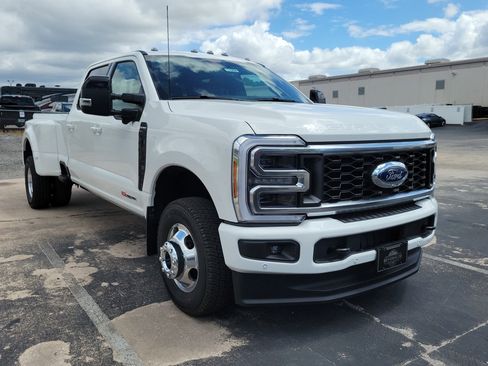 New 2026 Ford F350 Platinum AWD/4WD image 2