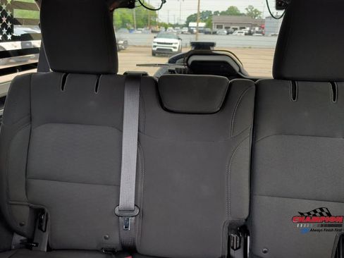 Used 2018 Jeep Wrangler Unlimited Sport S AWD/4WD image 36