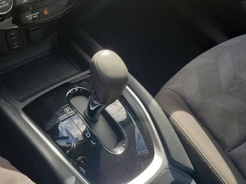 Used 2016 Nissan Rogue SV image 31