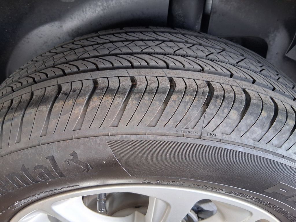 Used 2024 Chevrolet TrailBlazer LS w/ LS Convenience Package FWD image 26