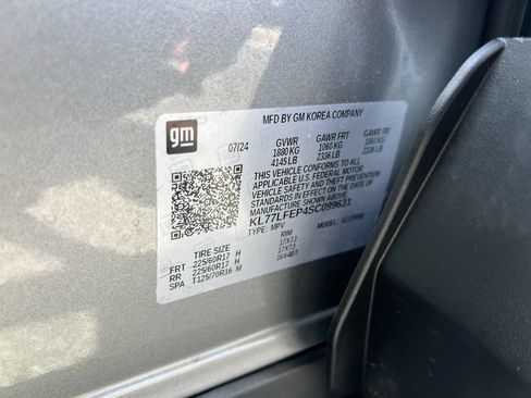Used 2025 Chevrolet Trax LS w/ Driver Confidence Package FWD image 36