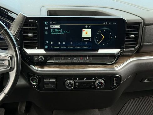Used 2024 Chevrolet Silverado 2500 LT AWD/4WD image 19