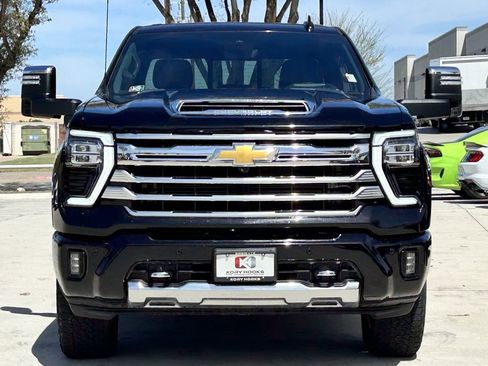 Used 2024 Chevrolet Silverado 2500 High Country w/ High Country Premium Package image 9