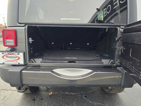 Used 2016 Jeep Wrangler Unlimited Sahara w/ Connectivity Group image 30