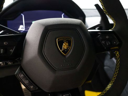 Used 2022 Lamborghini Huracan STO image 81