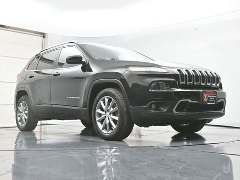 Used 2018 Jeep Cherokee Limited AWD/4WD image 26