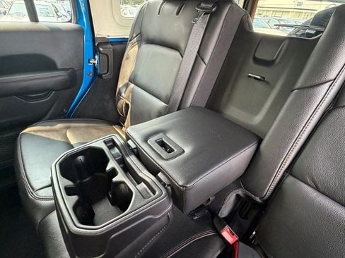 Used 2021 Jeep Wrangler Unlimited Rubicon w/ Trailer Tow Package AWD/4WD image 29