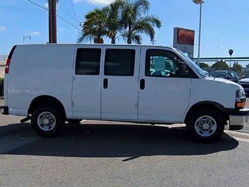 Used 2024 Chevrolet Express 2500 w/ Driver Convenience Package image 9