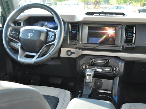 Used 2022 Ford Bronco Wildtrak image 40