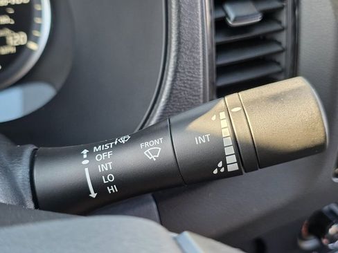 Used 2023 Nissan Frontier SV w/ Midnight Edition Package image 33