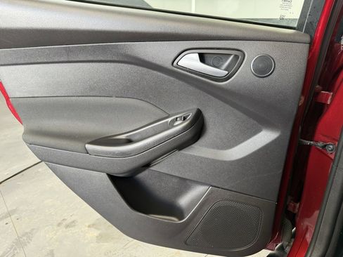 Used 2014 Ford Focus Titanium image 42