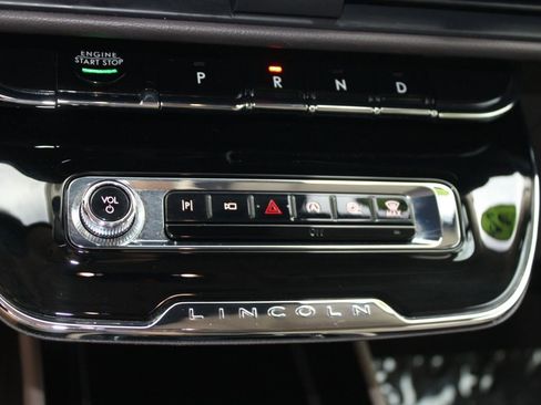 Used 2023 Lincoln Corsair Reserve w/ Jet Appearance Package image 17