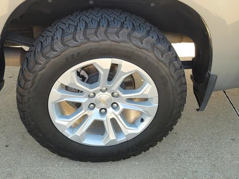 Used 2023 Chevrolet Silverado 1500 LTZ AWD/4WD image 6
