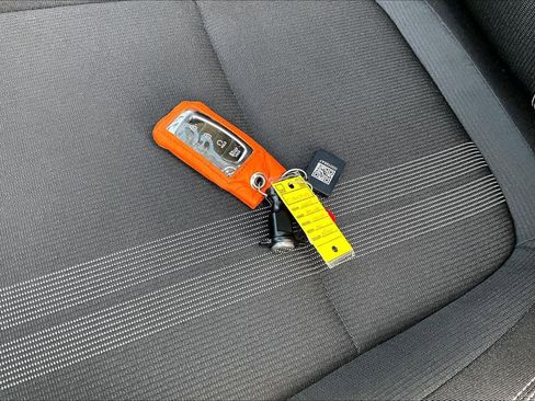 Certified 2025 Hyundai Venue SEL image 14