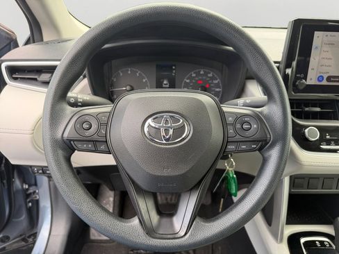 Used 2023 Toyota Corolla Cross L AWD/4WD image 17
