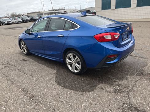 Used 2017 Chevrolet Cruze Premier FWD image 10