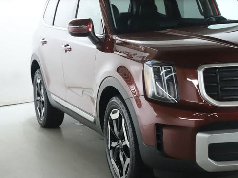 Used 2024 Kia Telluride S w/ S Sunroof Package FWD image 8