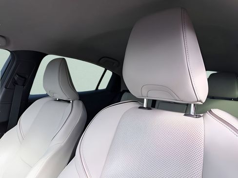 Used 2023 Toyota Prius XLE image 16