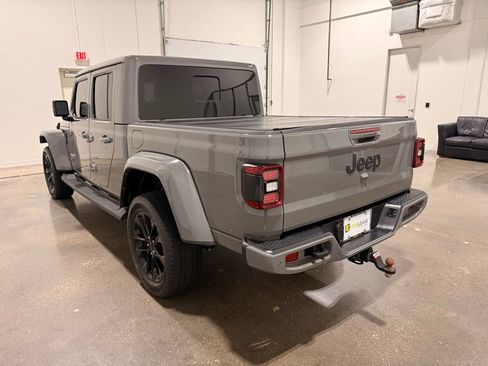 Used 2022 Jeep Gladiator Overland image 7