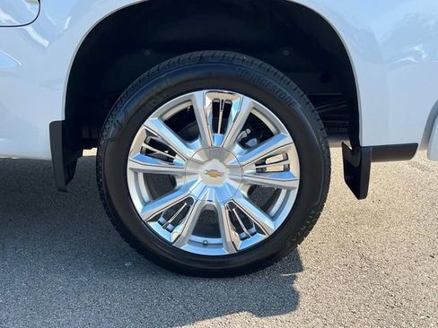 New 2026 Chevrolet Silverado 1500 High Country AWD/4WD image 16