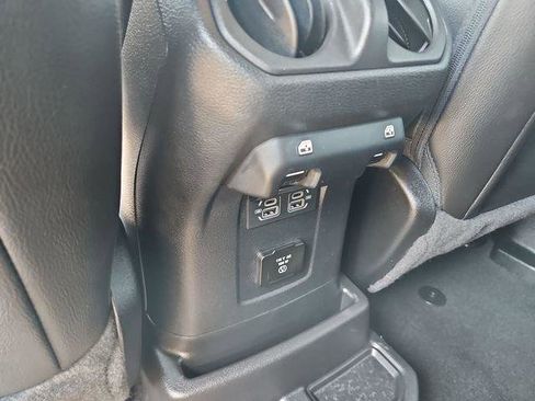 Used 2023 Jeep Wrangler Unlimited Sahara AWD/4WD image 20
