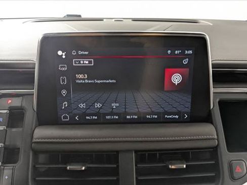 Used 2022 GMC Yukon XL SLE w/ Gmc Pro Safety Plus Package AWD/4WD image 32
