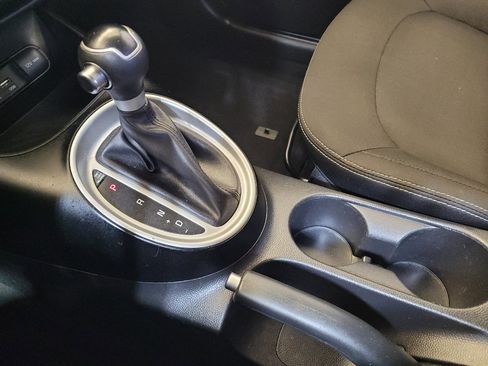 Used 2018 Kia Soul FWD image 26