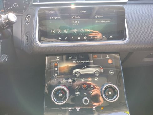 Used 2018 Land Rover Range Rover Velar S image 3